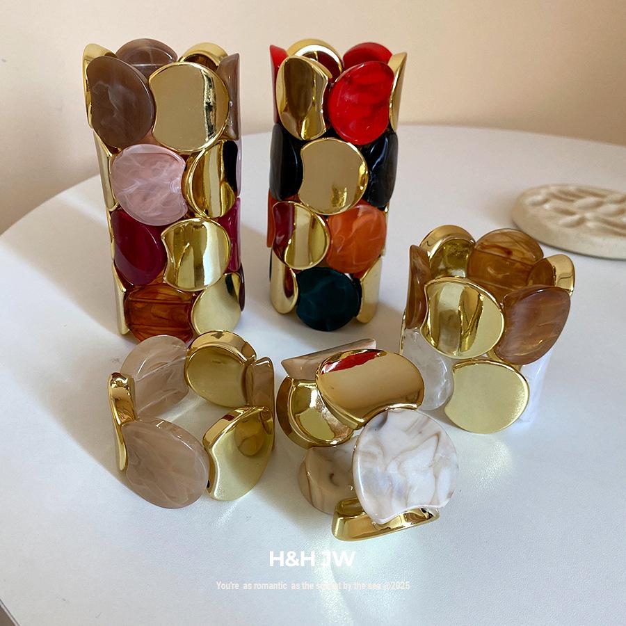 Elegant Acrylic Round Elastic Bracelet 2026 - European & American Style, Exaggerated Luxe Commute Jewelry, High-End Feel.