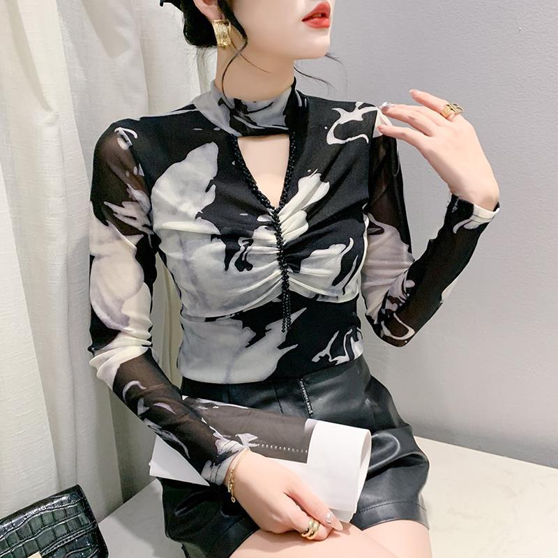 

Европейская футболка с высоким воротником-хомутом, длинными рукавами, бисером и ажурной вязкой – осенне-зимний стиль M