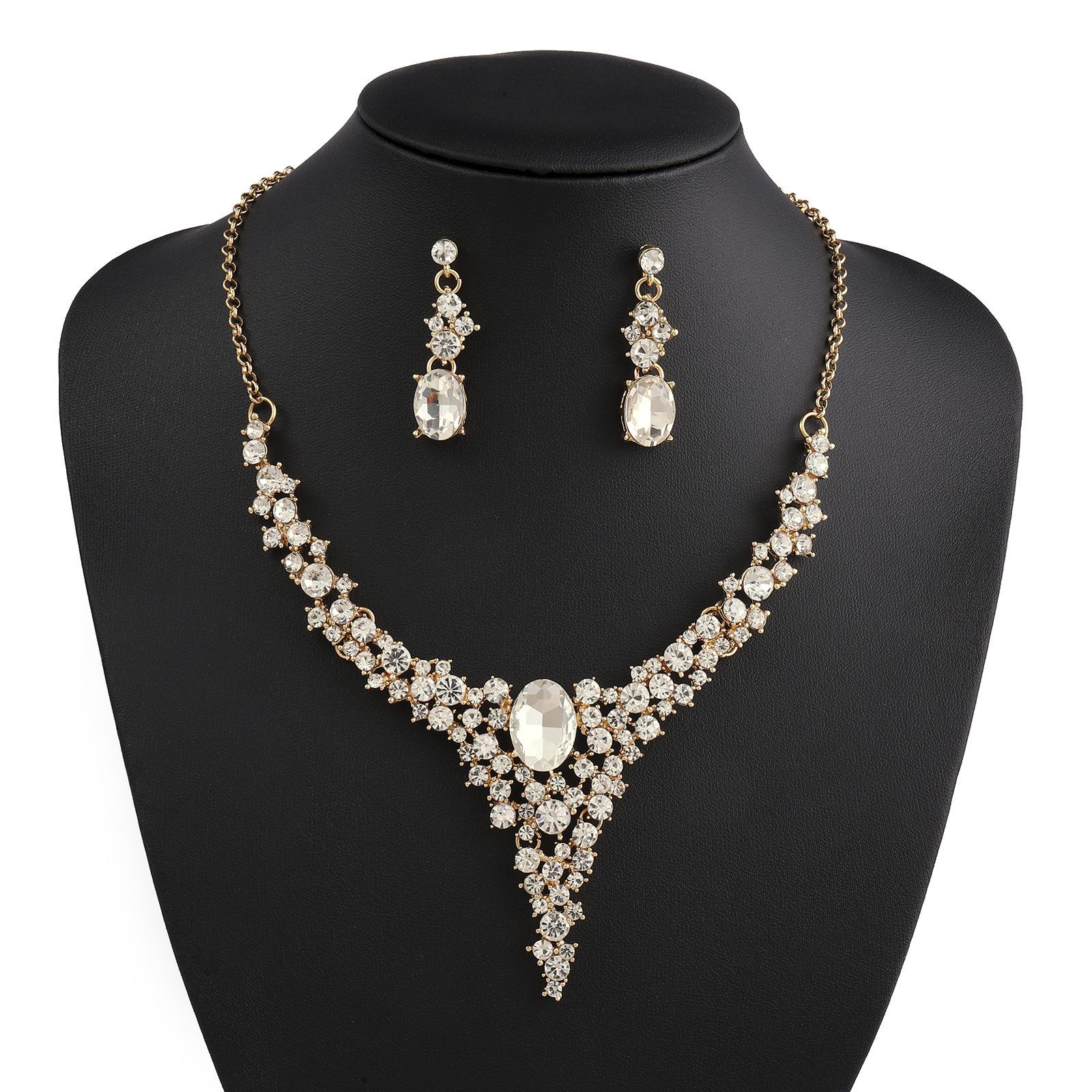 Exaggerated light luxury alloy necklace earrings set, fashionable temperament colorful full of diamonds long necklace women