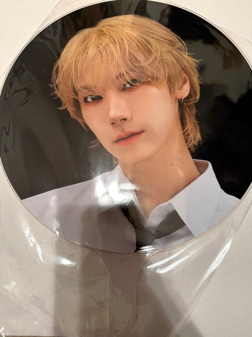 

[USED] TEN Solo Concert Fan