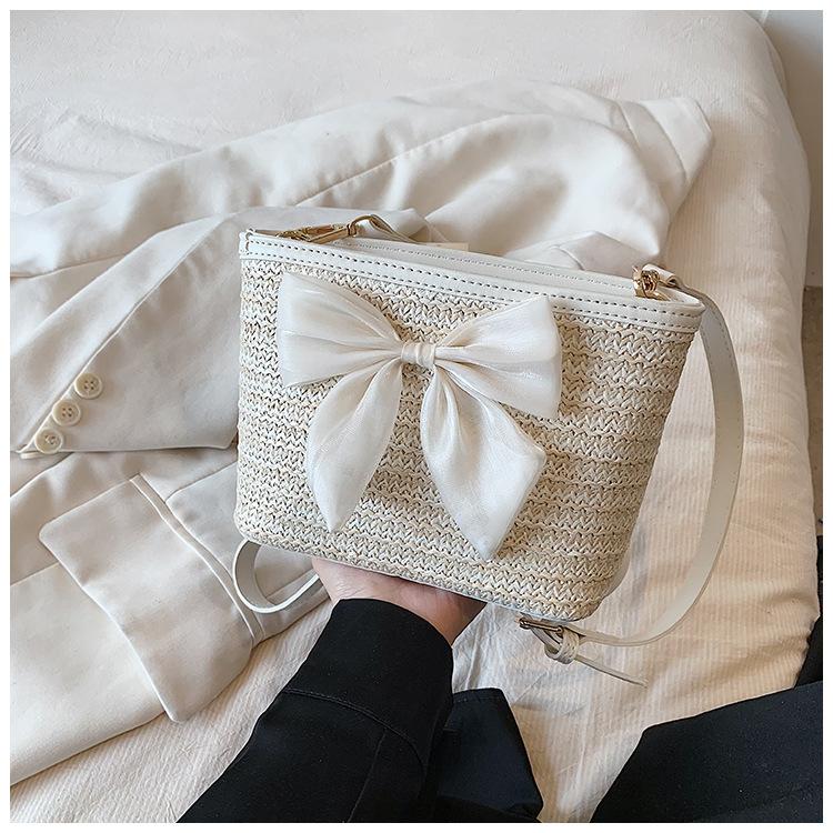 This Year's Popular Fashion Small Bag Women's 2025 New Summer Woven Bucket Bag Simple Casual Messenger Bag