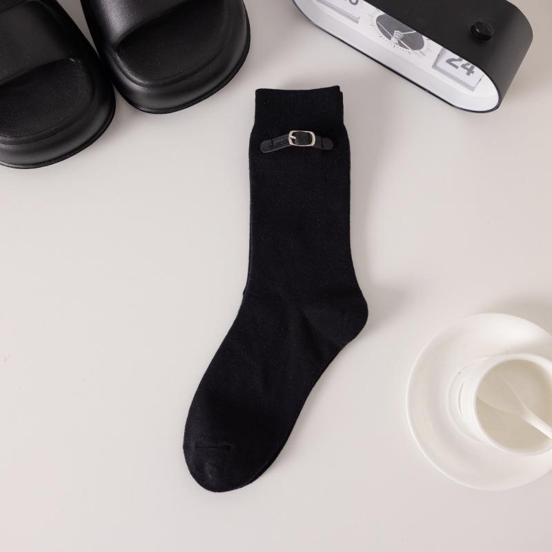 

Модные и Универсальные, Украшенные Модными Кожаными Пуговицами, Удобные Гольфы до середины икры для Женщин, Однотонные Длинные Хлопковые Носки Вертикальной Вязки 1 pair чёрный