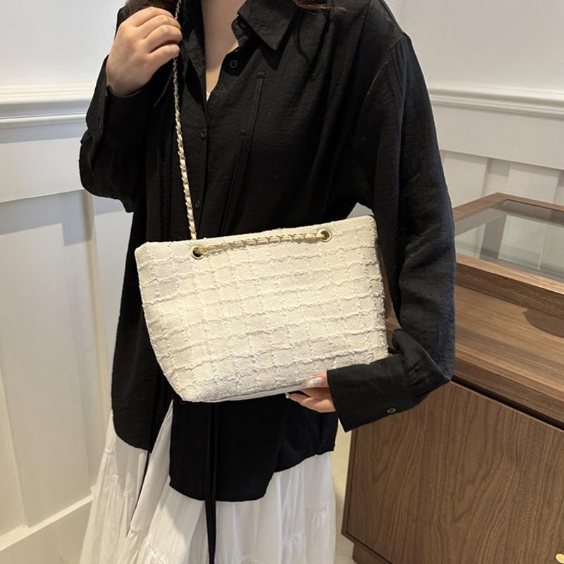 Trendy Nylon Chain Strap Tote Bag For Women Lightweight Casual Style Solid Color Large Capacity Shoulder Bag for Everyday Use CLE