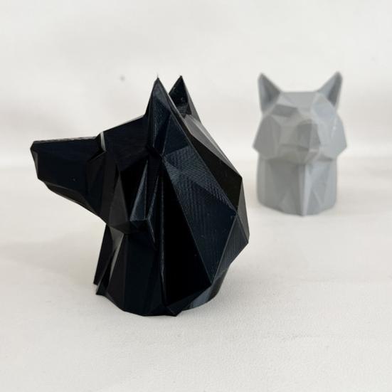 Animal Shaped Car Ornament 3D Printed Wolf Trailer Hitch Decoration, Howling Head Styling Accessory for Truck SUV Rear Bumper, Matte Finish