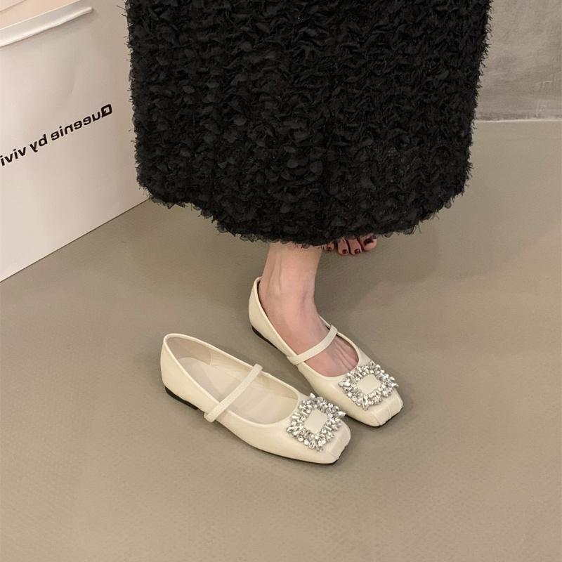 

Patent leather women s shoes 2025 summer new fashion buckle retro square head low-heeled shoes comfortable red ballet shoes 40 бежевый