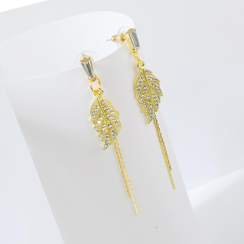 

Sweet Girl Earrings Leaf Crystal Tassel Long Earrings Temperament Net Celebrity Wild Fashion New Earrings Women s Wholesale