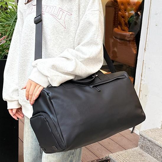 Einfaches und wasserdichtes PU-Modell Handgepäcktasche mit großem Fassungsvermögen für Geschäftsreisen Trocken- und Nassfach Outdoor-Sportbekleidung Schuhfach Fitnesstasche