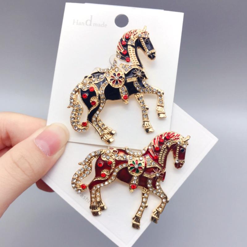 Exquisite Rhinestone Running Horse Brooches For Women Men 4-Color Enamel Animal Brooch Pins Year Of The Horse Party Jewelry Gift
