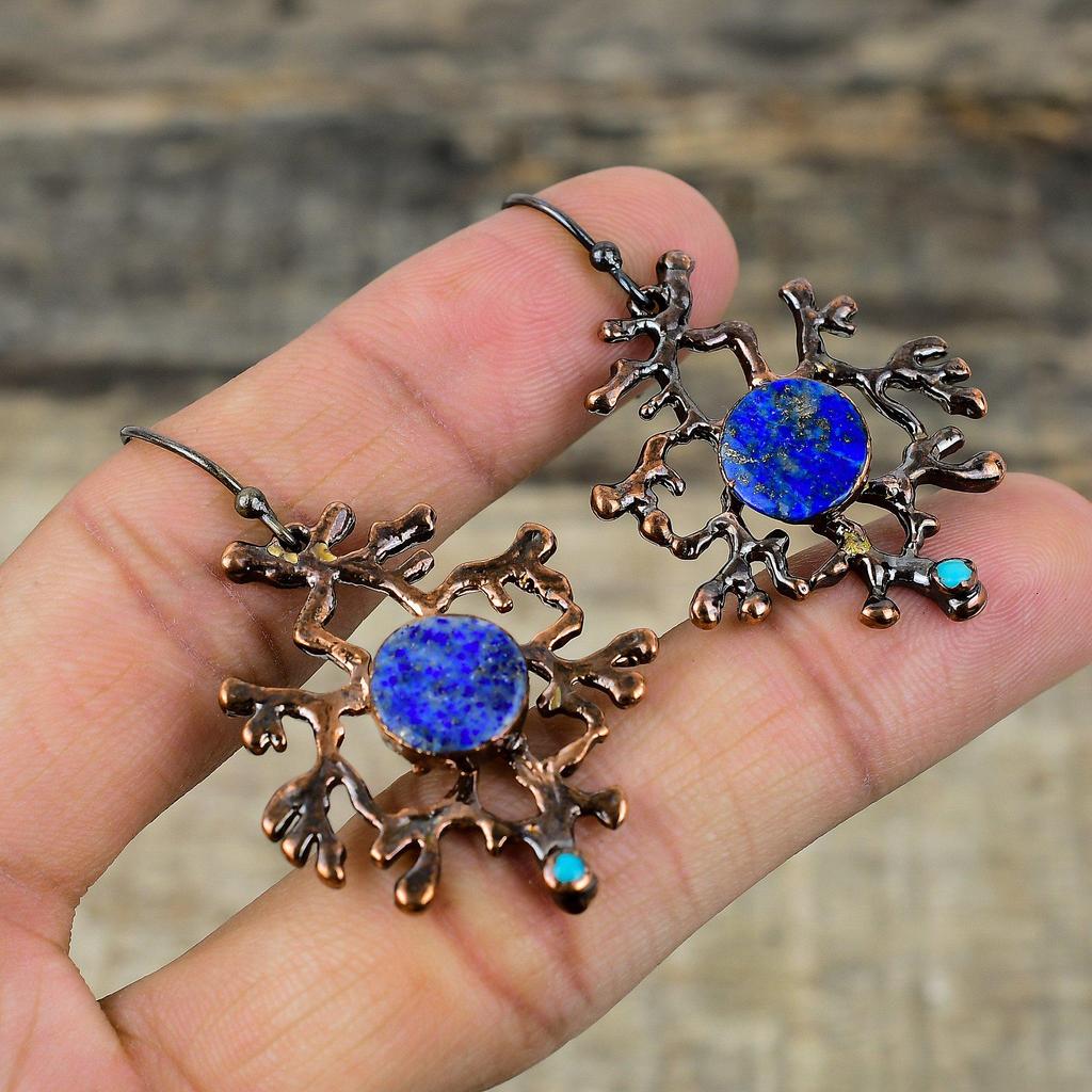 Kolczyk z lapisem lazuli Kolczyki z miedzi elektroformowanej Kolczyk z turkusem arizonskim Biżuteria z kamieniami szlachetnymi Ręcznie robione kolczyki Biżuteria z miedzi elektroformowanej