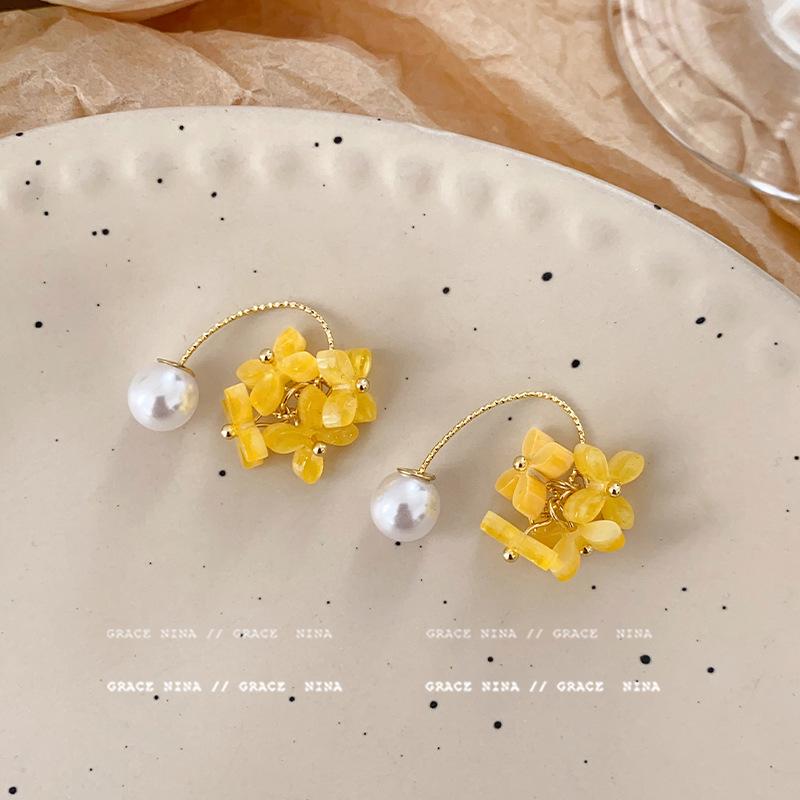 

Жемчужные серьги-кисточки с цветком и листом, маленькие, свежие, милые, универсальные, с крючком, модные, нишевые, темпераментные, женские