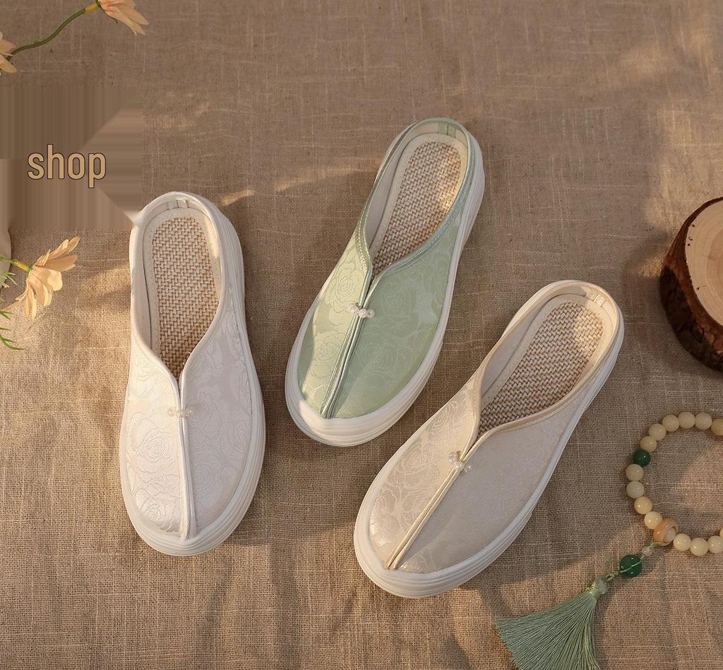 New Chinese-Style High Heel Embroidered Shoes: Thick Sole, Height Increasing, Perfect for Matching Qipao and Hanfu