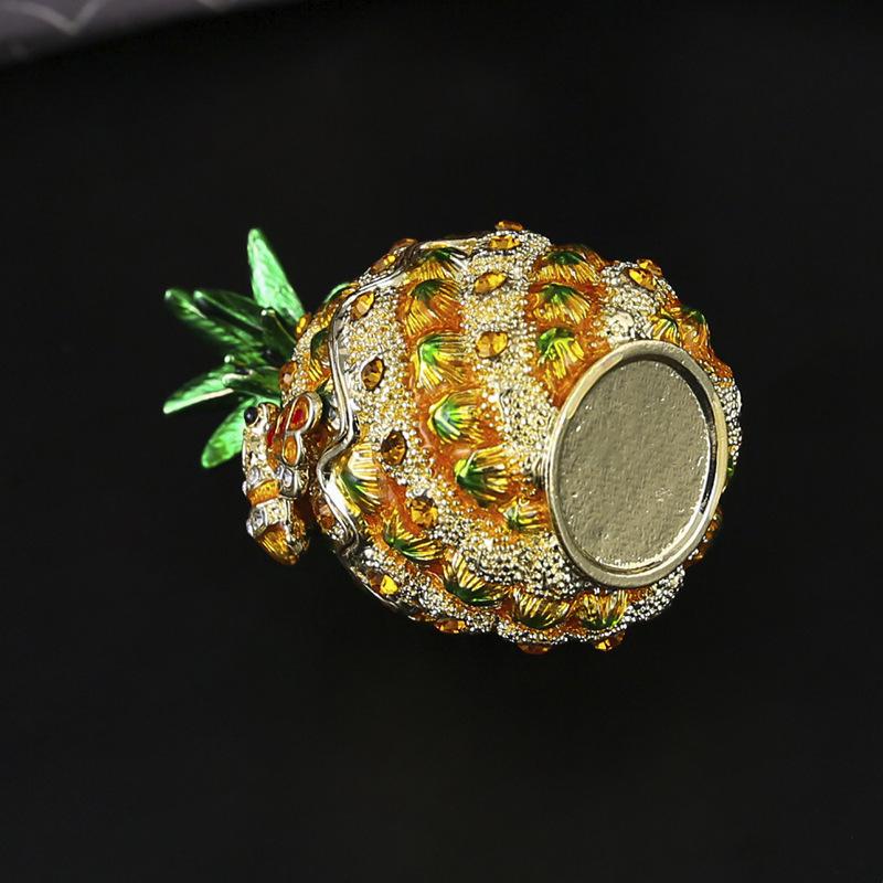 Caixa de joias de abacaxi pequena, artesanato em metal, bijuterias totalmente cravejadas, caixa de armazenamento, pequeno ornamento de abacaxi para mesa, caixa de joias.