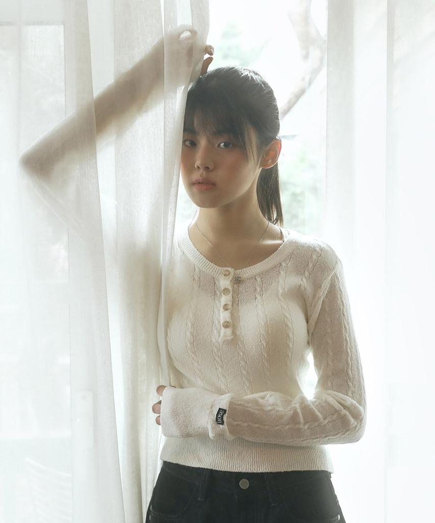 Aejeuon Misty Cable Knit / Ivory