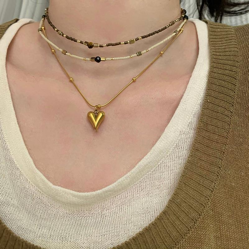 Retro Heart Pendant Beaded Necklace Collection - 2023 Women's Layered Clavicle Chain Style