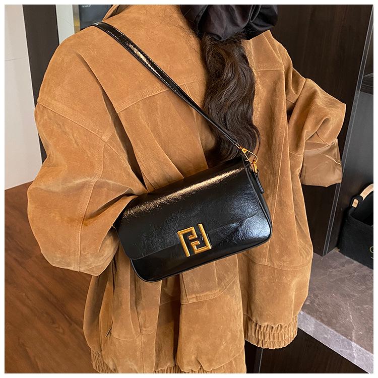 2025 Trendy Retro Chic Autumn/Winter Versatile Underarm Square Bag - High-End Commuter Shoulder/Crossbody