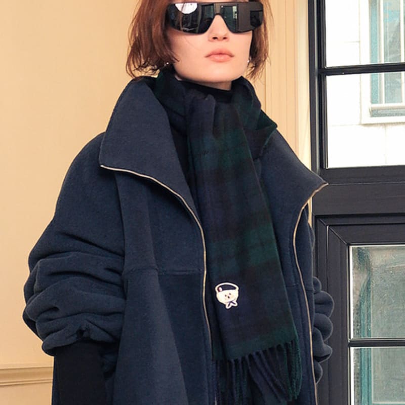 beyondcloset New Parisian Dog Wappen Basic Muffler Green