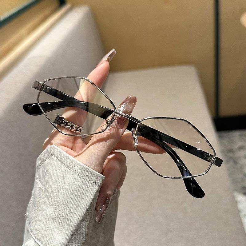 New Fashion Polygonal Sunglasses Women Retro Metal Sunglasses Men Suitable for Outdoor Travel Party Decoration Glasses Uv400
