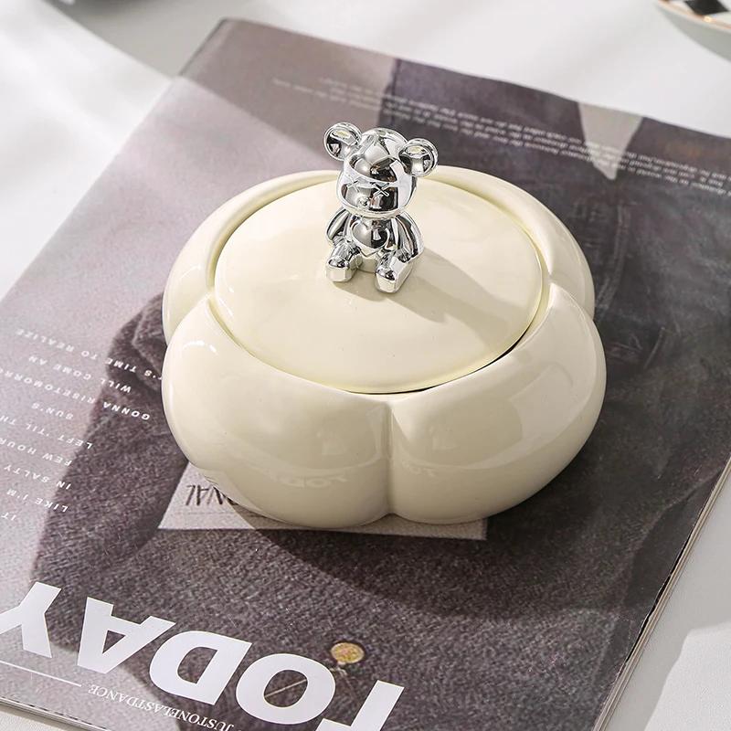 Ceramic ashtray with lid high sense ornaments creative personality living room luxury office trend decoration anti-fly ash