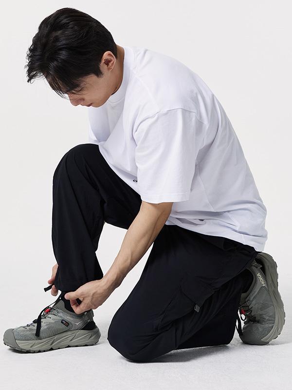 Chaebteoegseu Crispy Flowline Wide Cargo Pants (Black)