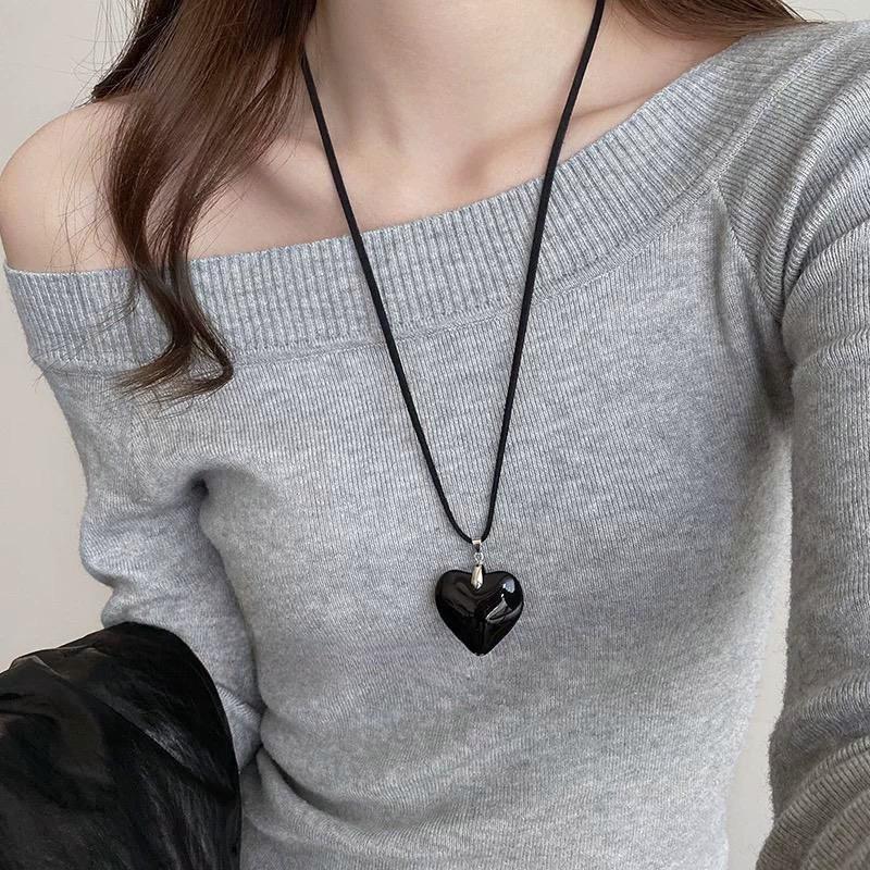 

Y2k Fashion Leather Rope Black Red Heart Pendant Necklace For Women Men Antique Silver Color Jewelry Accessories Daily Wear