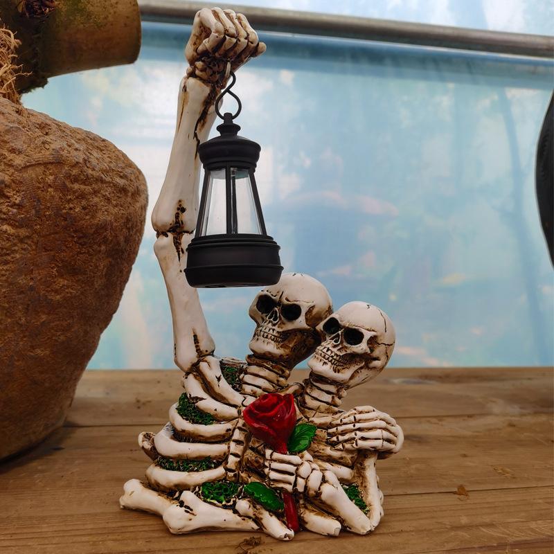 JYL TS/041,Hot Sale Halloween Skull Solar Resin Figurine for Ghost Festival Desktop Garden Decor Gift