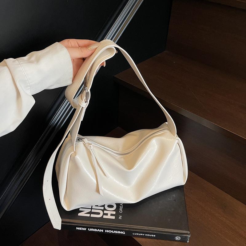 Simple soft leather commuter bag women's 2025 summer new large-capacity fashionable shoulder portable messenger bag