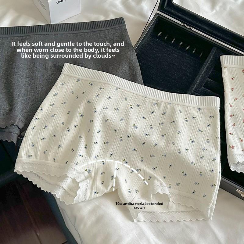 Female Spring and Autumn Flowers Pure Cotton Breathable No Trace No Roll Edge Anti Light Flat Angle Underwear