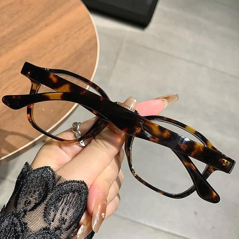 Trendy Photochromic Myopia Glasses Women Men Anti Blue Light Near Sight Eyeglasses Round Frame Color Change Eyewear 0 To -4.0