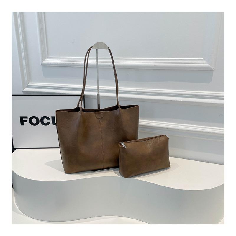 Large-capacity retro bag women's autumn and winter versatile new casual shoulder child and mother bag commuter tote bag