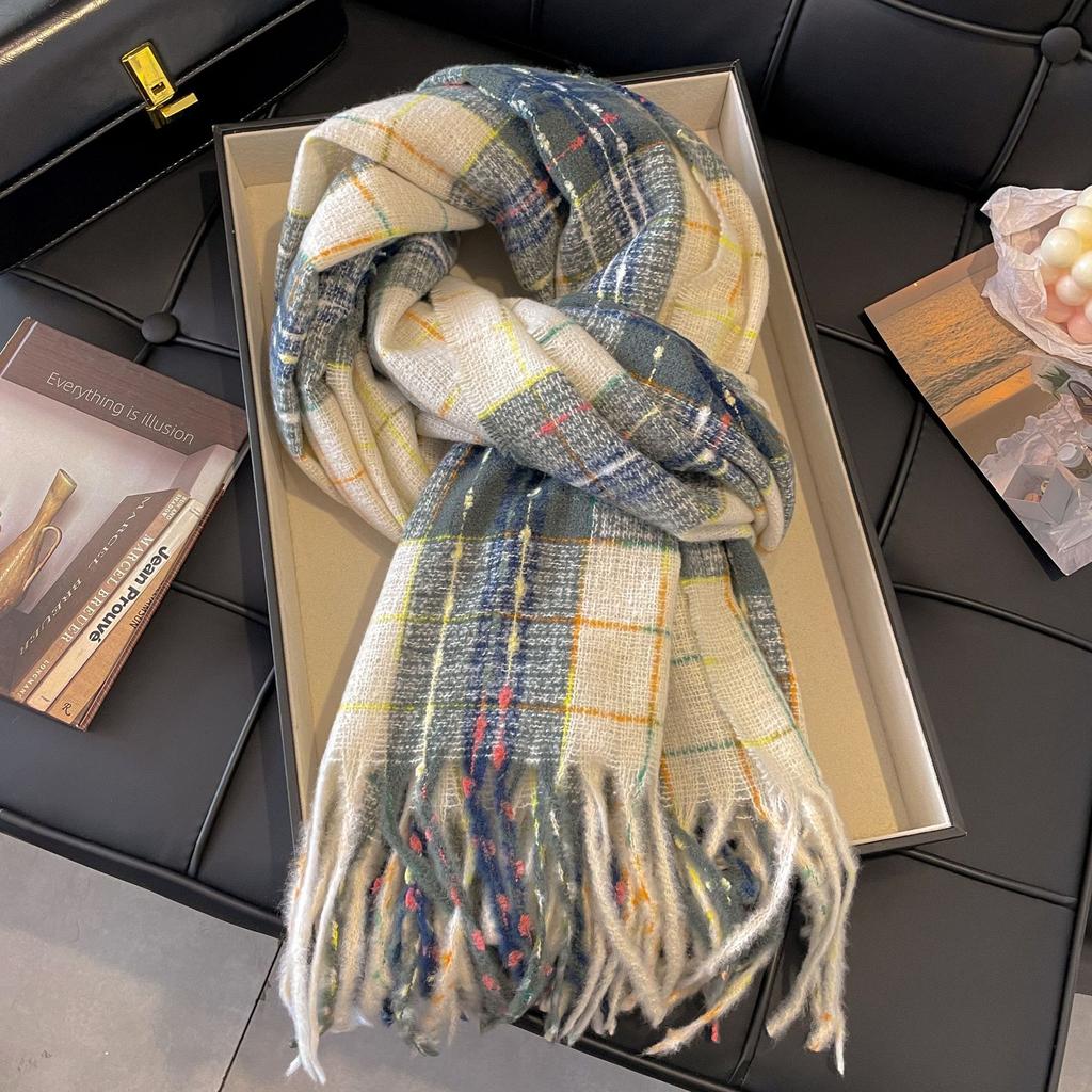 Korean atmosphere Mohair plaid plush scarf women's 1116 autumn and winter warm atmosphere couple scarf