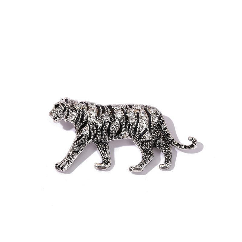 Vintage Tiger Brooch: Gold & Silver Rhinestone Animal Pin for Women's Fashion Accessories