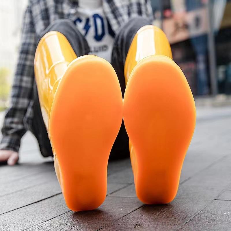 

Белые резиновые сапоги с плоской подошвой для свиноферм легко чистить, а водонепроницаемые сапоги модны для защиты труда. 43-44 жёлтый