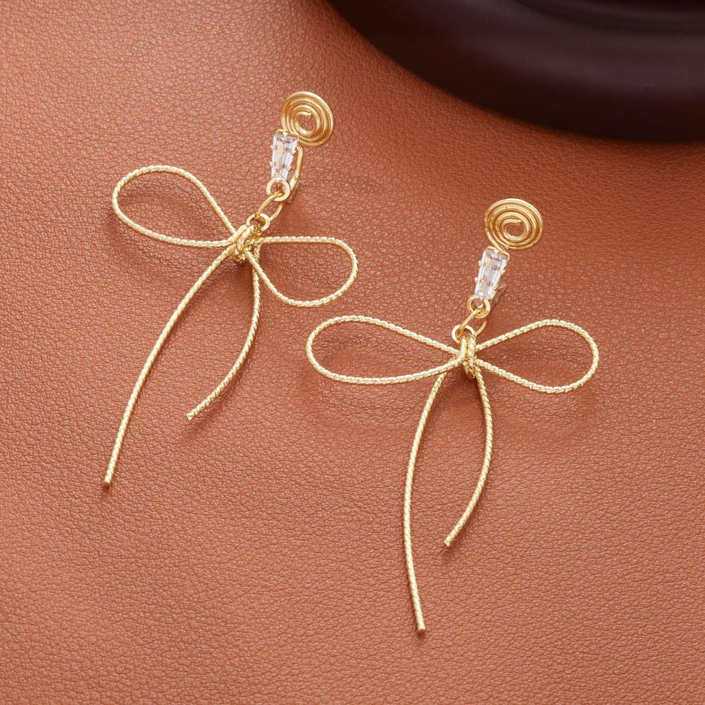 Pearl Mosquito Coil Disc Ear Clips: No-Pierce, Elegant French-Style Earrings for Women