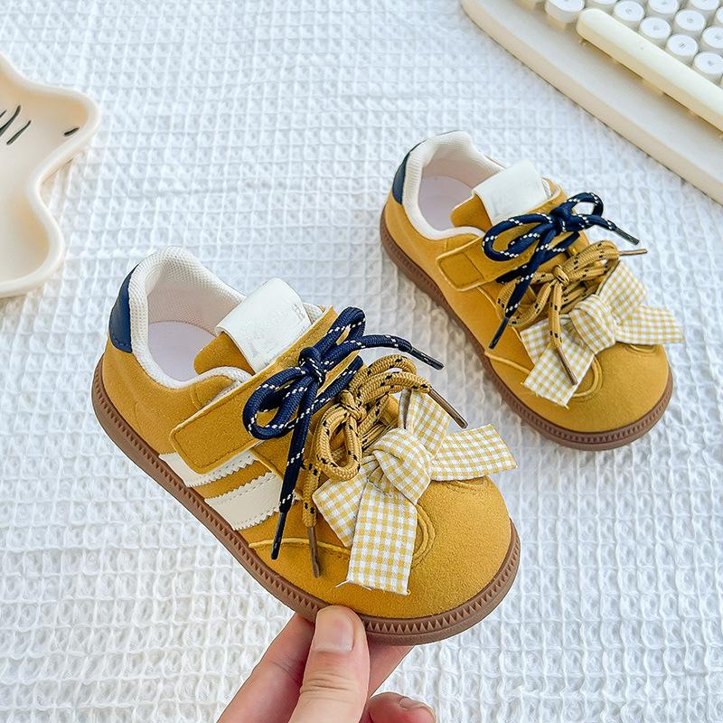 

Girls casual low-top board shoes 2025 spring and autumn new breathable versatile sports shoes bow middle and older children s moral training shoes 26
