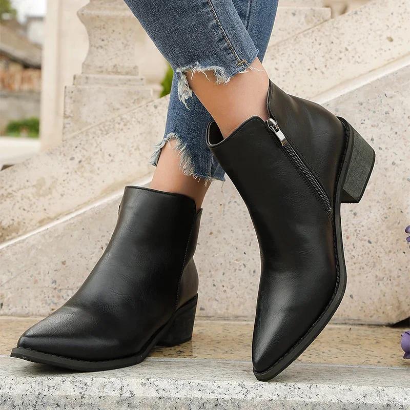 2026 Damen Dicke Absätze Synthetisches Leder Knöchelboots Mode Spitze Zehenspitze Büro Kurze Stiefel Herbst Winter Große Größe 43 Damen