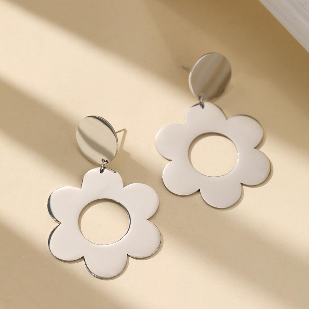 Stainless Steel Earrings Simple Style Symmetrical Circle Flower Design New Fashion Earrings For Women Zircon  Atmospheric Gifts