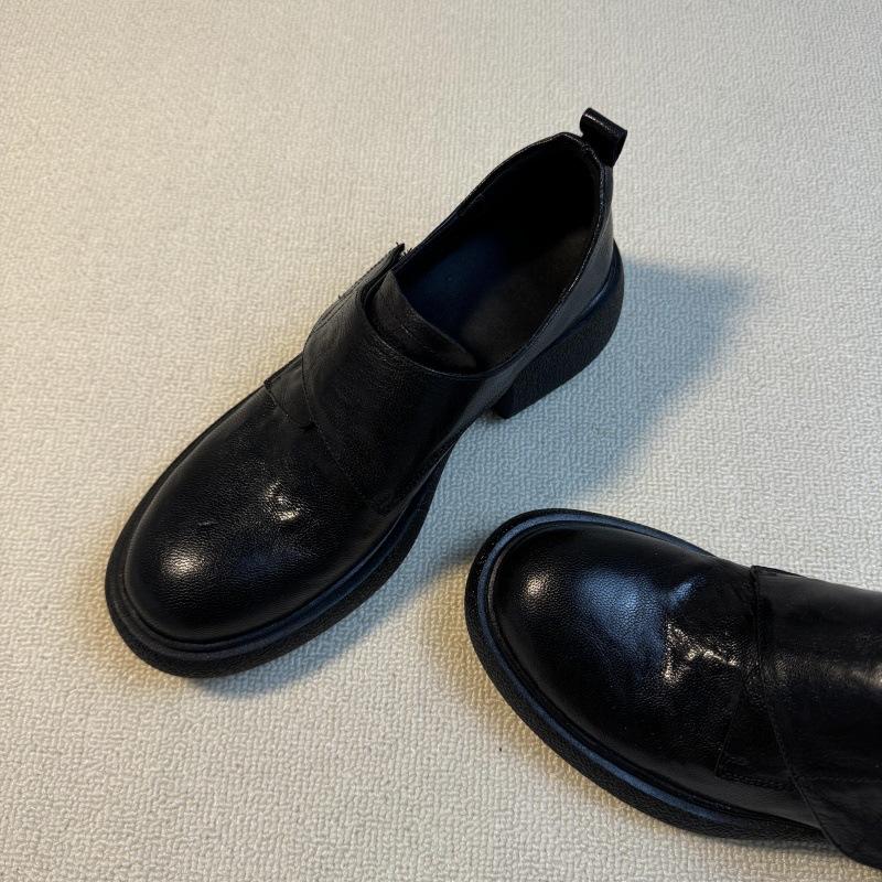 Round head retro simple loafers women's 2025 autumn new commuter small leather shoes Velcro deep mouth platform single shoes