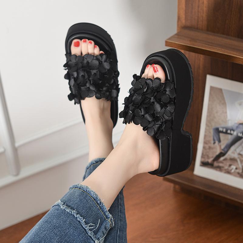 European Station Summer 2025 New One-Word with Open-toed Flower Cool Slippers Women's Fashion Casual Thick Bottom Skinny Outer Wear