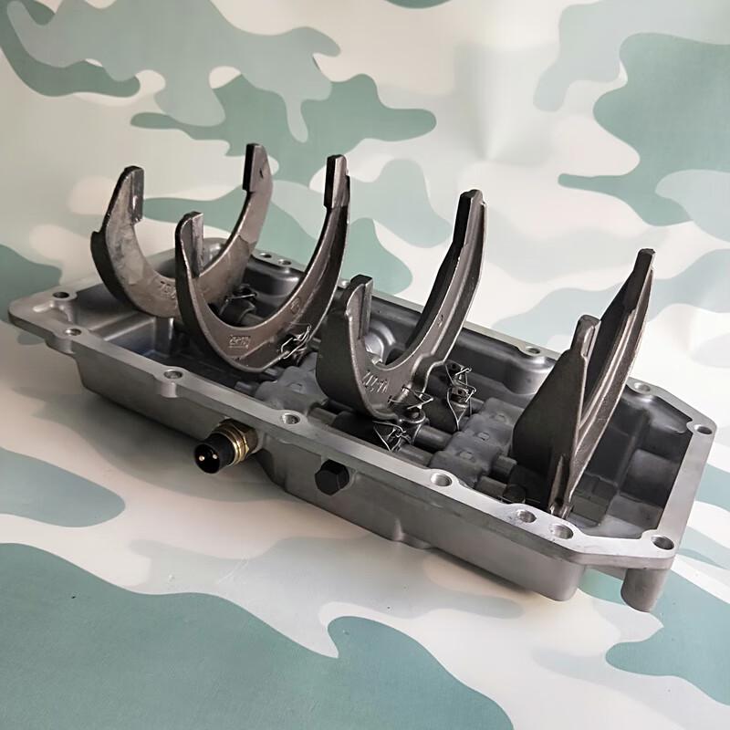 HUCHEN Dongfeng Truck Transmission Upper Cover