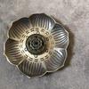 Realistischer Räuchergefäß Legierung Lotus Tragbare Form 9 Löcher Räucherstäbchenhalter