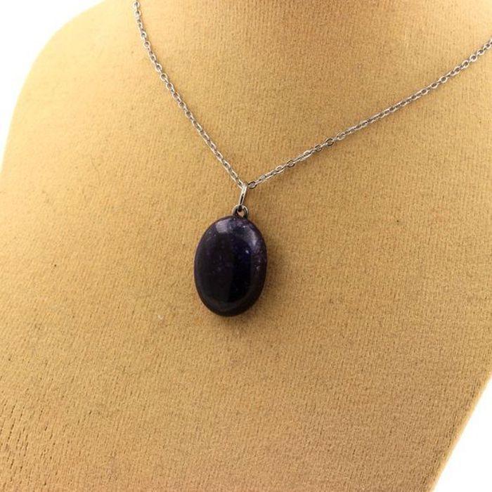 Pierres et Minéraux. Collier Saphir. 15.66 ct. Afrique.