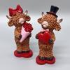 Valentine's Day Couple Highland Cow Figurine Holding Rose Love Heart Highland Cattle Resin Statue Wedding Decoration Romantic Gift