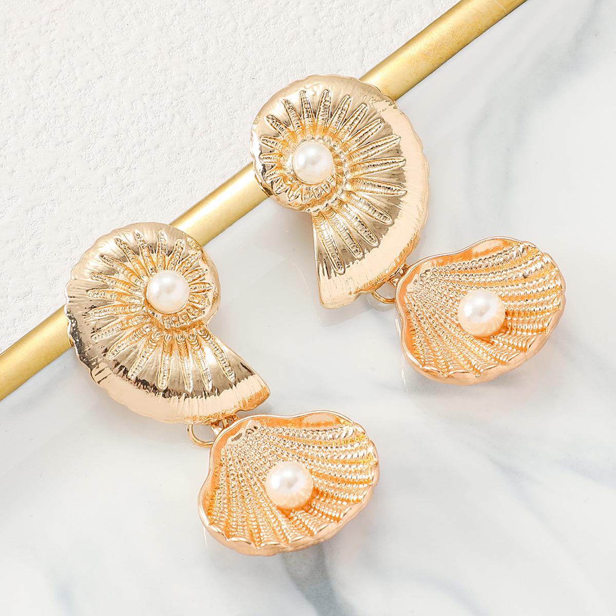 

Элегантные серьги в виде морских звезд: Тенденции европейского и американского стиля для женщин