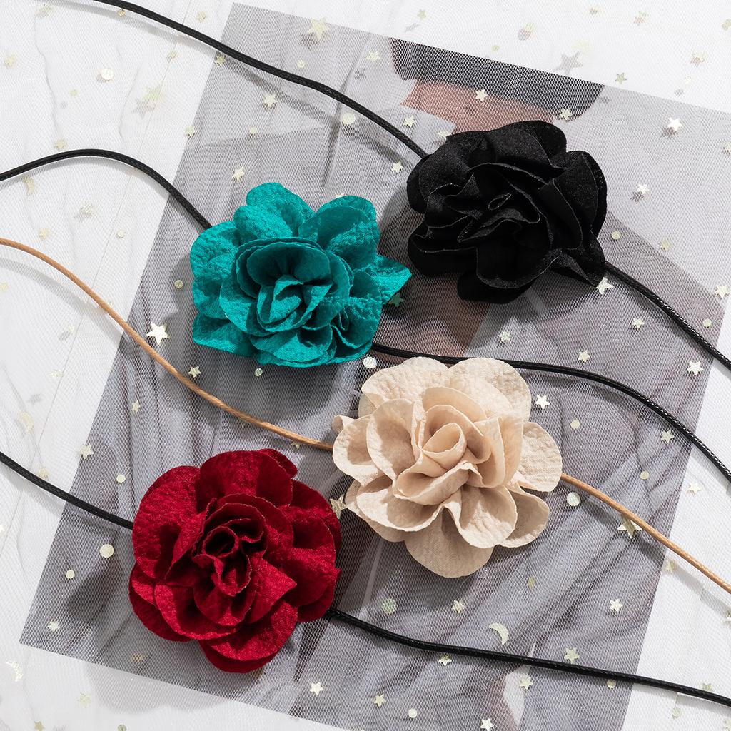 Elegant Long Rope Chain with Large Flower Choker Necklace for Women Trendy Charms Ladies 2026 Fashion Jewelry On Neck Decoration