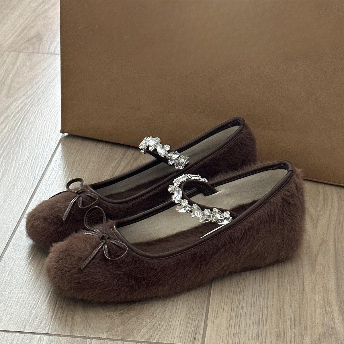 

Маленький мужчина увеличивает внутренний рост на 5 см. Французские балетки, пушистые туфли, женщины носят бархатные туфли Мэри Джейн со стразами зимой. 40 темно-коричневого