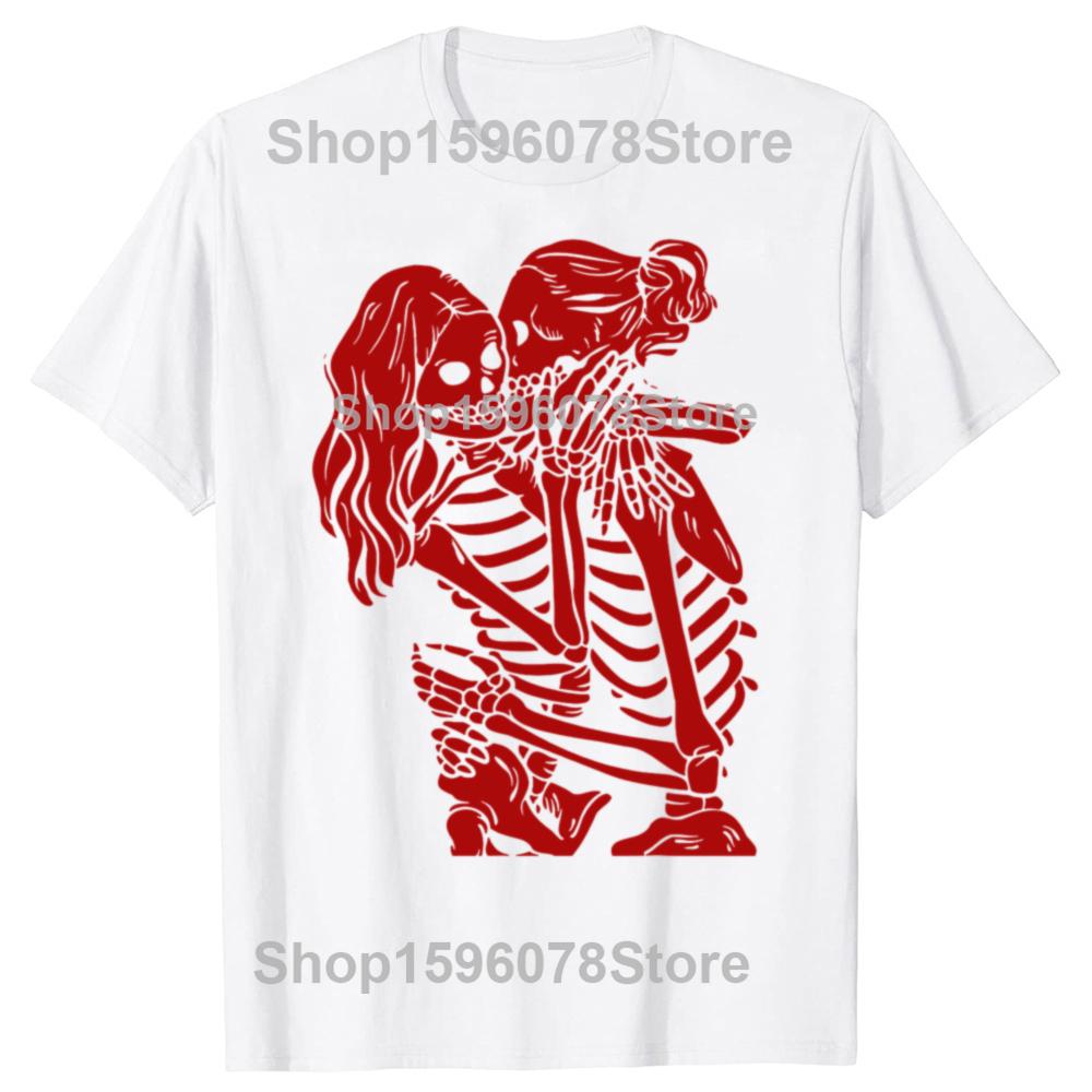Lesbian Couple LGBTQ Pride of Woman Skeletons Lovers Kissing T-Shirt Summer Style Cotton Short Sleeve Oversized T-shirt Tops