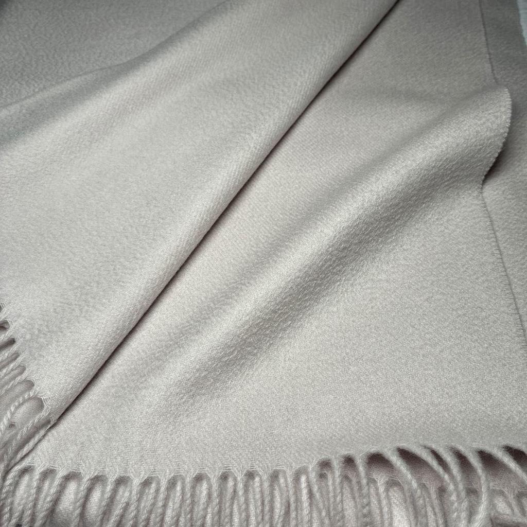 Used New Johnstons 100% Cashmere Large Stole Light Grey Snow