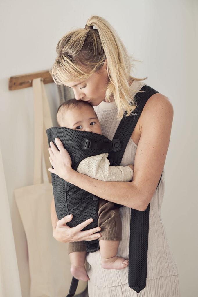 Nosidełko Baby Bjorn MINI Air Nosidełko dla noworodków do 12 miesięcy Czarne Łatwe w montażu Lekkie i kompaktowe Oryginalna gwarancja na produkt