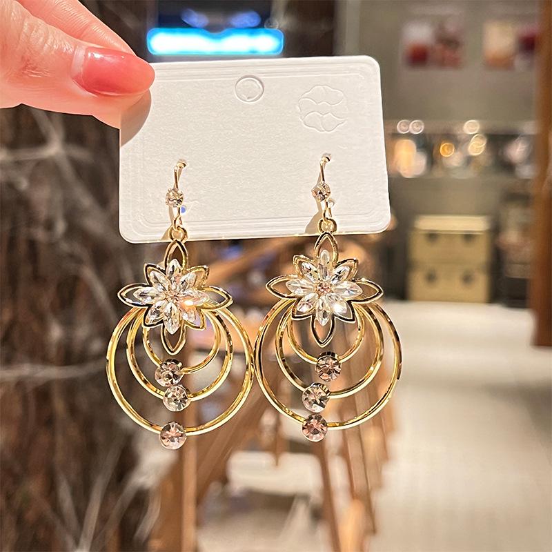

Exquisite Multi-Layer Round Hoop Earrings for Women - Fashionable, Individual, Luxury Ear Drops, European-American Style