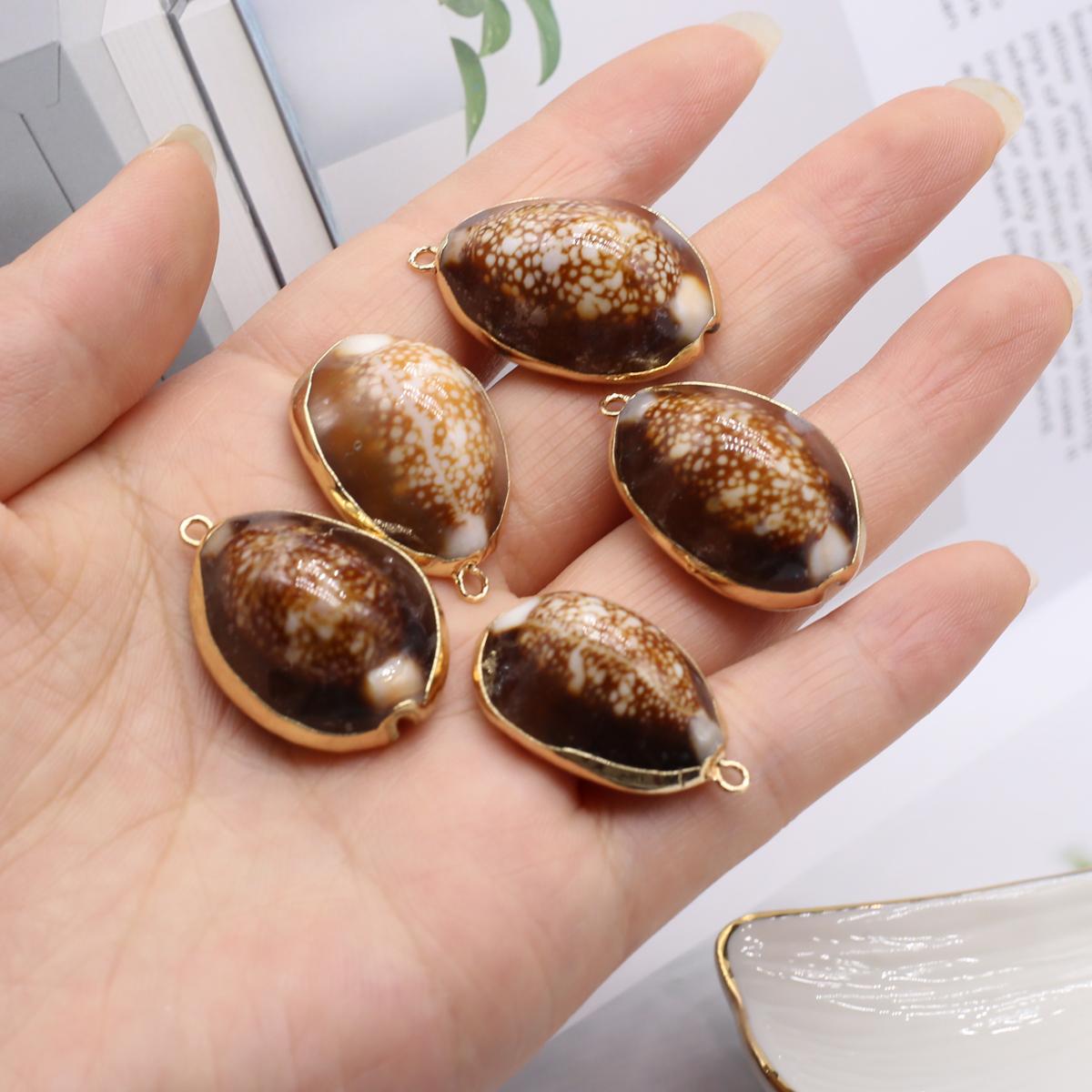 

5 шт., Подвеска из натуральной ракушки кофейно-коричневого цвета, Шармы ручной работы в курортном стиле с золотистой окантовкой, для DIY аксессуаров для ожерелья, Изготовления ювелирных изделий, Водного декора 5Pcs/18×30-20×35mm коричневый